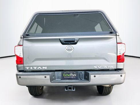 Used 2018 Nissan Titan SV w/ SV Convenience Package AWD/4WD image 7