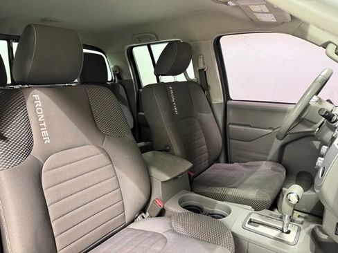 Used 2015 Nissan Frontier Desert Runner image 24