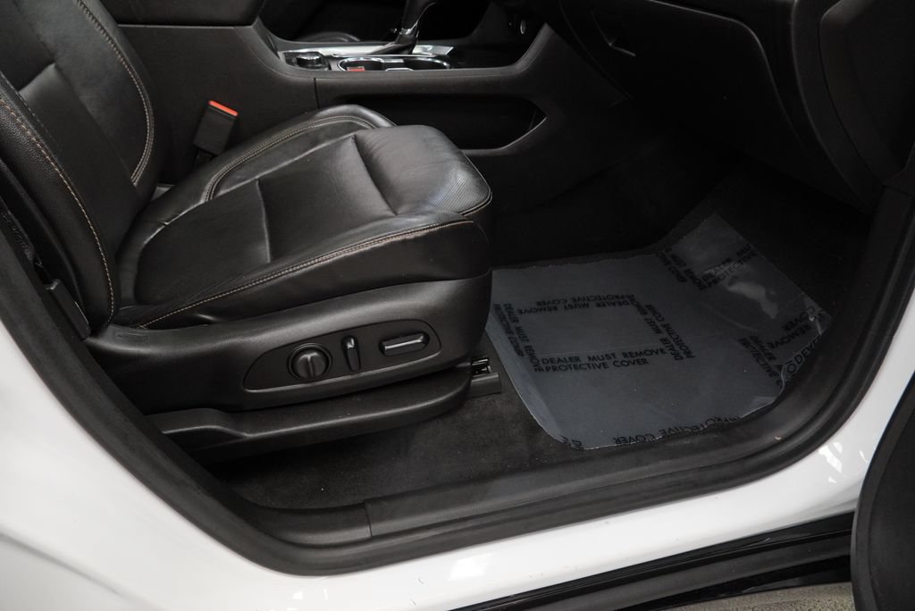 Used 2018 Chevrolet Traverse Premier w/ Redline Edition AWD/4WD image 35