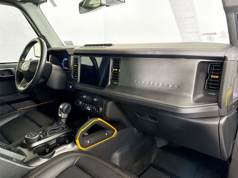 Used 2024 Ford Bronco Badlands image 41