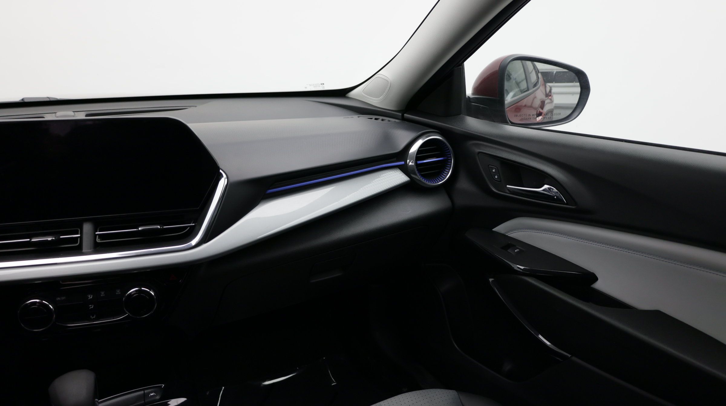 Used 2025 Chevrolet Trax LT FWD image 26