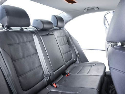 Used 2012 Volkswagen Jetta SE FWD image 18