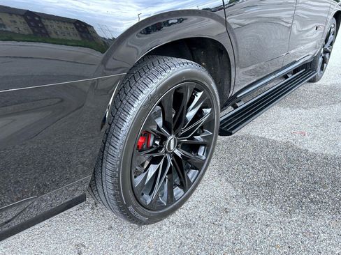 Certified 2026 Cadillac Escalade V w/ LPO, ONYX Package AWD/4WD image 12