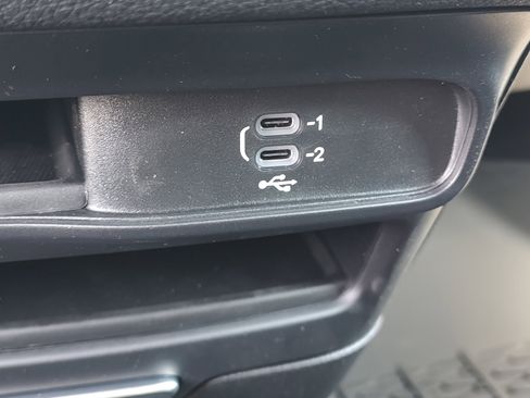 New 2026 Chrysler Pacifica Select image 18