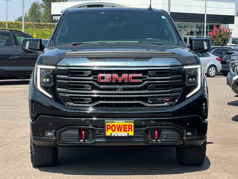 Used 2024 GMC Sierra 1500 AT4 w/ Technology Package AWD/4WD image 9