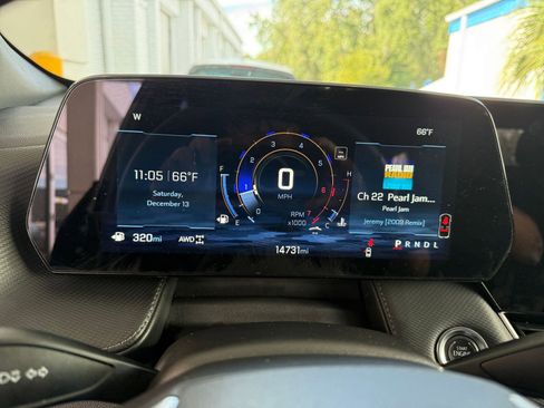 Used 2025 Chevrolet Equinox LT image 38