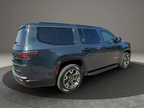 Used 2023 Jeep Wagoneer Series III w/ Preferred Equipment Group AWD/4WD image 4