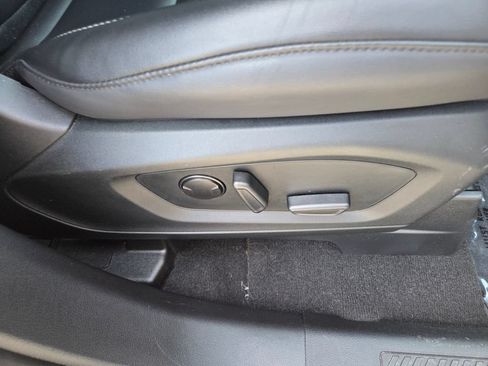 Used 2021 Ford Explorer XLT w/ Equipment Group 202A RWD image 14