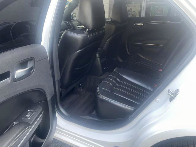 Used 2018 Chrysler 300 S AWD/4WD image 16