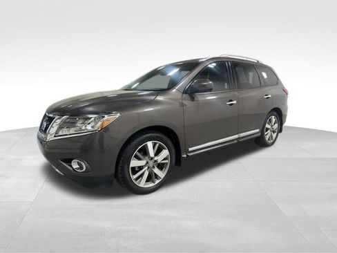 Used 2016 Nissan Pathfinder Platinum FWD image 12