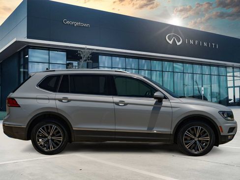 Used 2019 Volkswagen Tiguan SEL FWD image 3