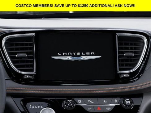 New 2026 Chrysler Pacifica Pinnacle AWD/4WD image 18
