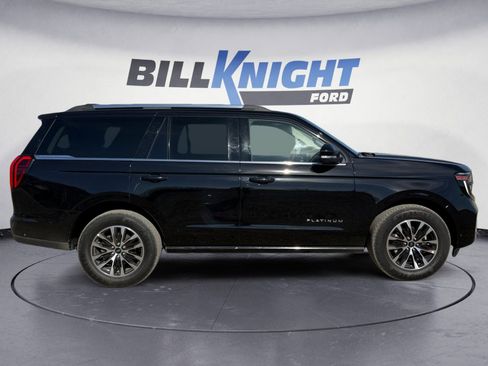Used 2025 Ford Expedition Platinum image 6