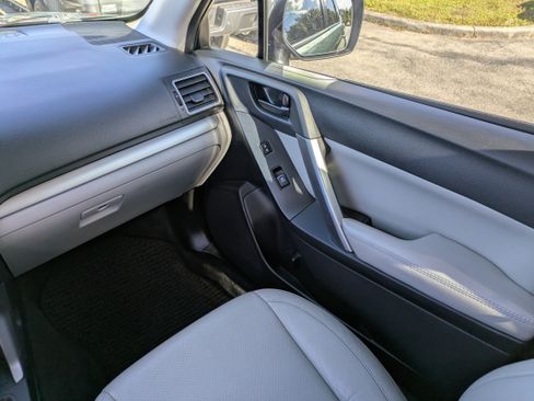 Used 2017 Subaru Forester 2.5i Premium w/ Popular Package #1A image 17