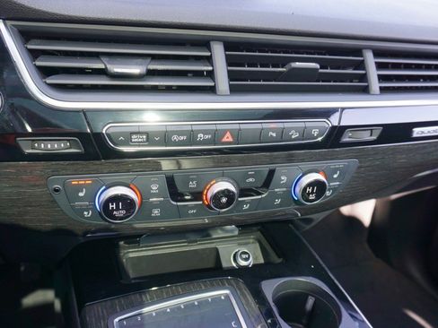 Used 2017 Audi Q7 3.0T Premium Plus w/ Premium Plus Package image 19