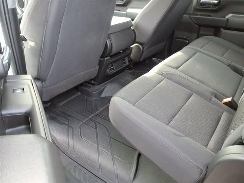 Used 2025 Chevrolet Silverado 2500 Custom image 32