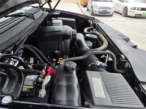 Used 2010 Cadillac Escalade ESV Platinum RWD image 63