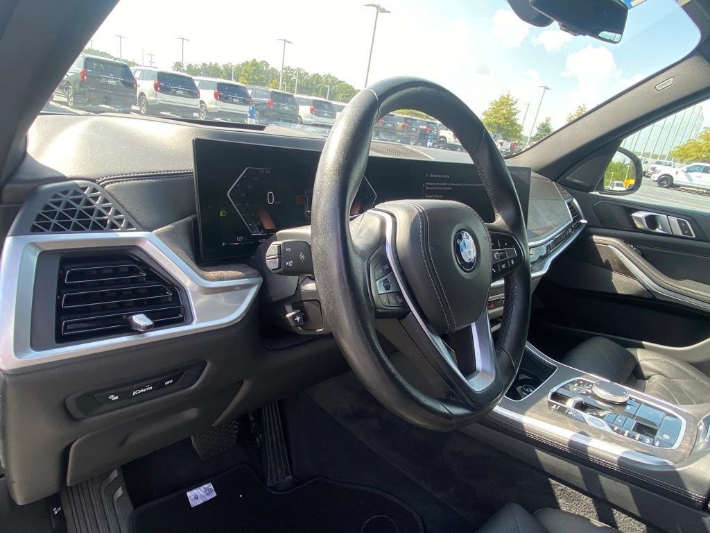 Used 2024 BMW X5 xDrive40i AWD/4WD image 9