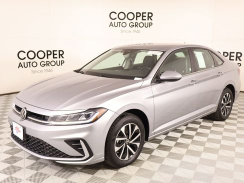 Used 2025 Volkswagen Jetta S FWD image 9