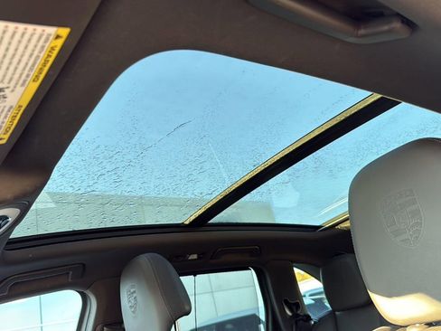 Used 2018 Porsche Cayenne Platinum Edition w/ Premium Package Plus image 10