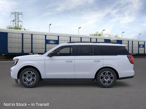 New 2026 Ford Expedition Active image 4