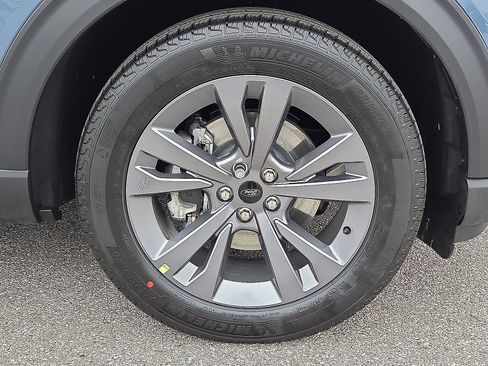 New 2026 Ford Explorer Active w/ Active Comfort Package image 7