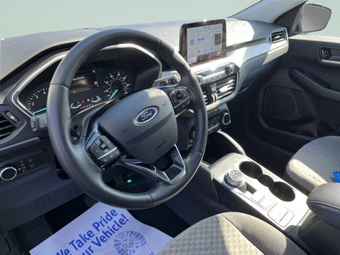 Used 2022 Ford Escape SE w/ Cold Weather Package AWD/4WD image 13