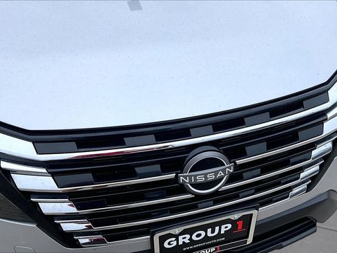 Certified 2025 Nissan Rogue SV FWD image 28