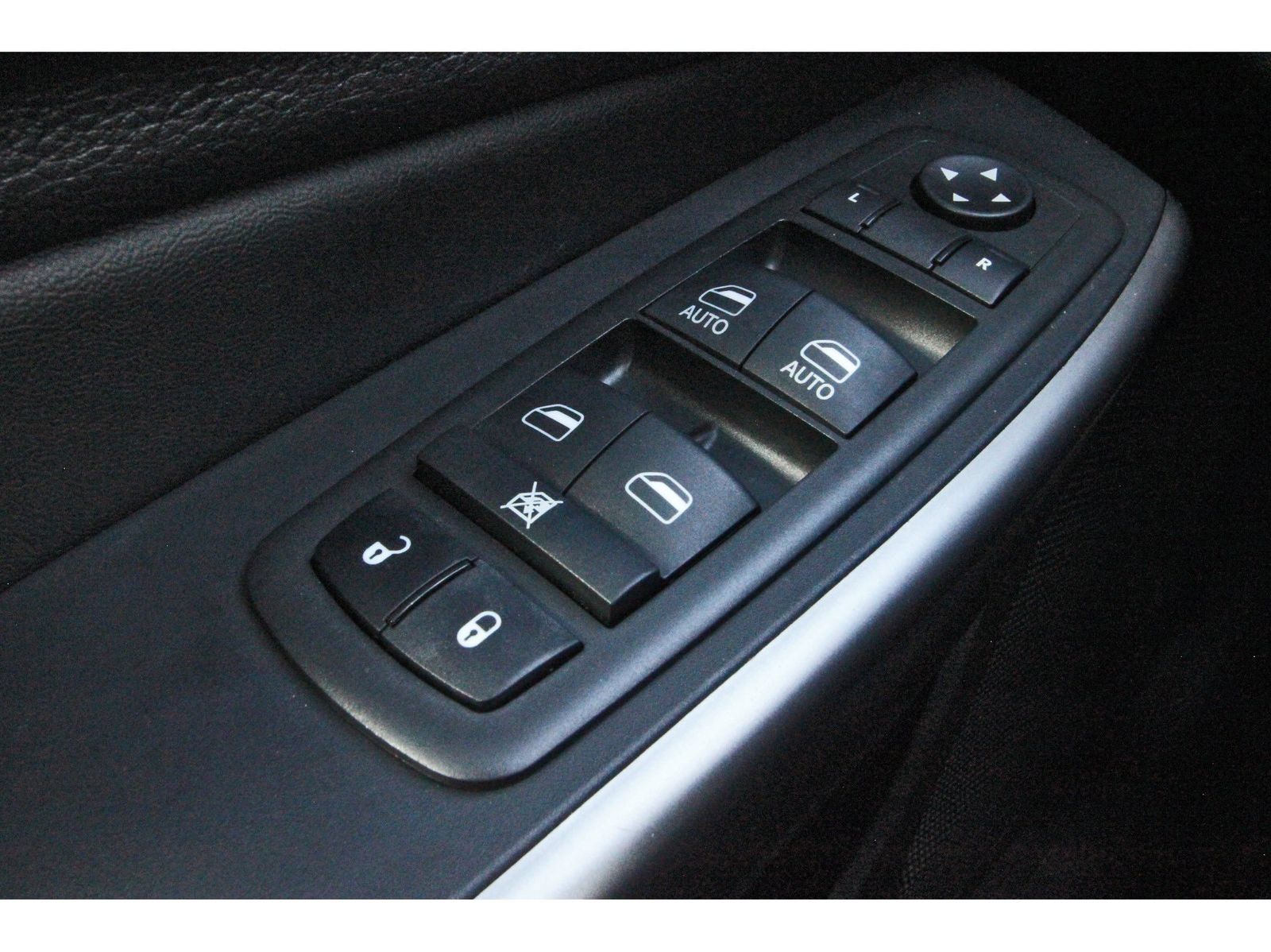 Used 2022 Jeep Cherokee Latitude Lux FWD image 24