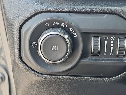Used 2022 Jeep Wrangler Unlimited Rubicon AWD/4WD image 30