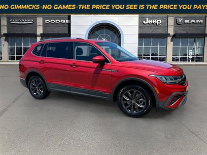 Used 2023 Volkswagen Tiguan SE w/ Panoramic Sunroof Package