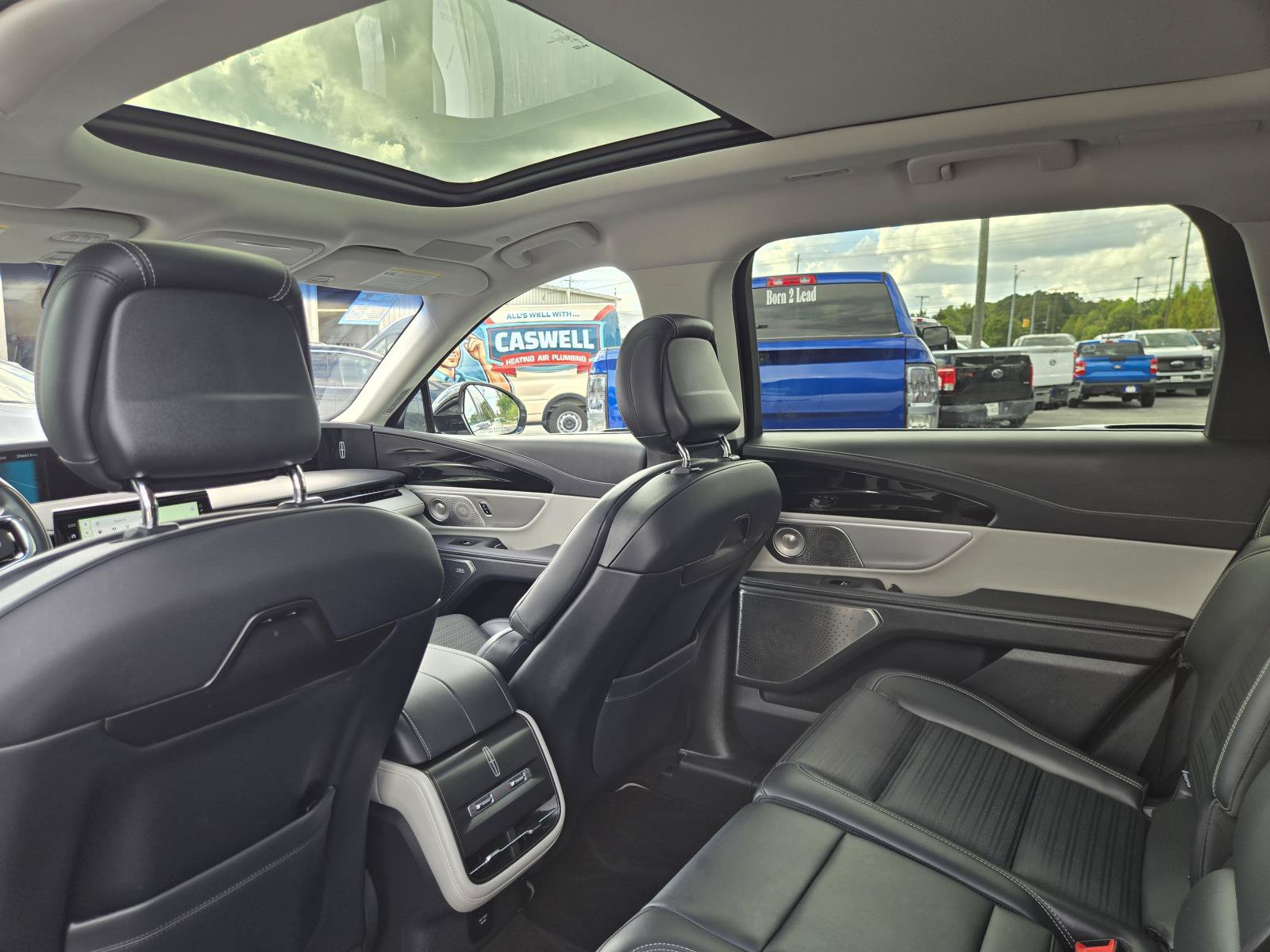 Used 2024 Lincoln Nautilus Reserve w/ Equipment Group 203A AWD/4WD image 15