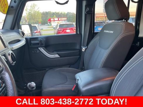 Used 2016 Jeep Wrangler Unlimited Rubicon w/ Connectivity Group AWD/4WD image 10