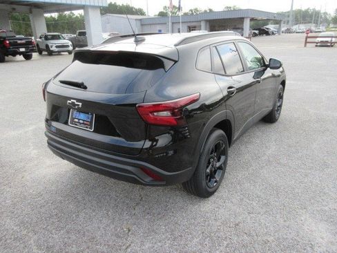 Used 2026 Chevrolet Trax LT w/ Driver Confidence Package FWD image 5