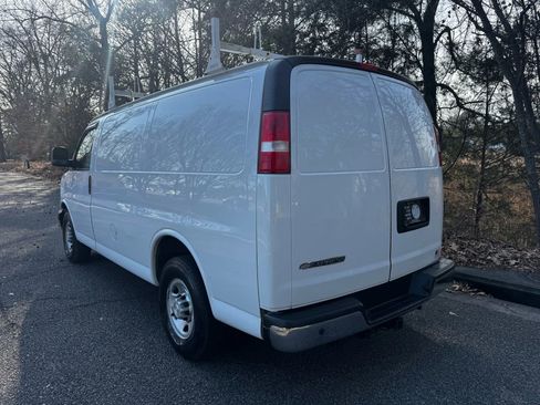 Used 2018 Chevrolet Express 2500 w/ Driver Convenience Package image 5