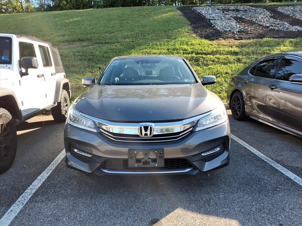 Used 2017 Honda Accord Touring image 6