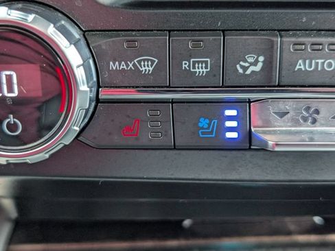 Used 2022 Ford F250 Lariat w/ Lariat Ultimate Package AWD/4WD image 22