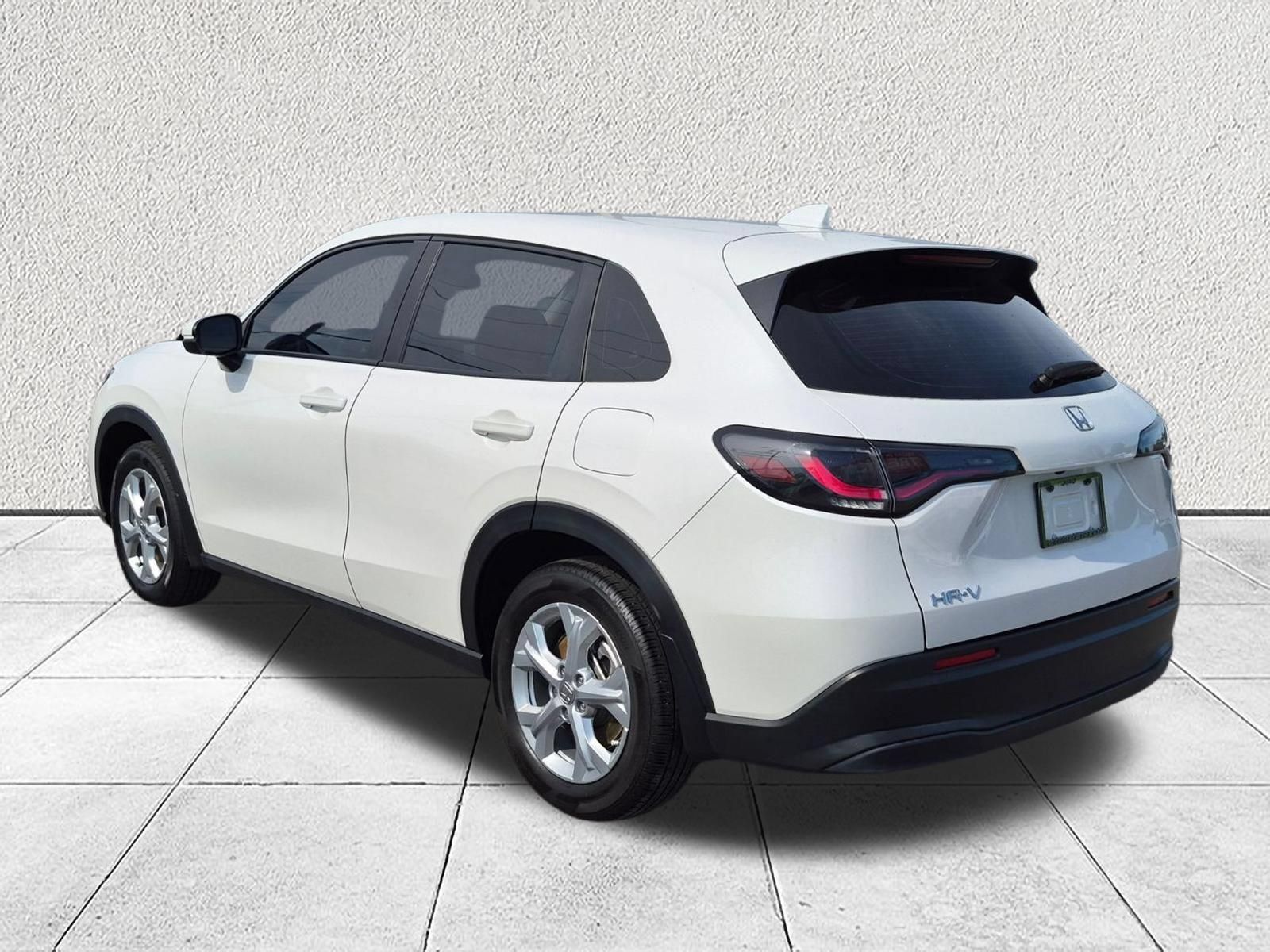 Used 2025 Honda HR-V LX image 5