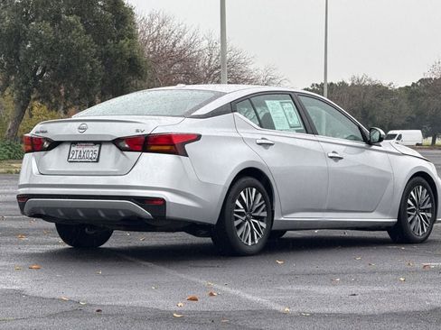 Used 2023 Nissan Altima 2.5 SV image 4