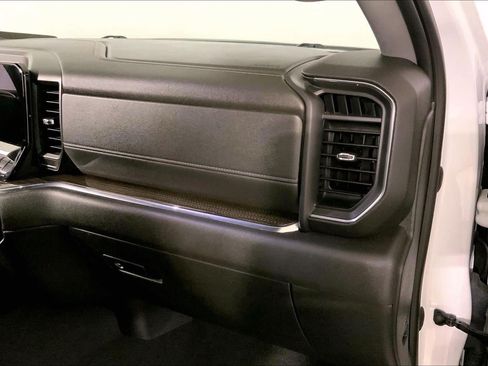 Used 2023 Chevrolet Silverado 1500 LT AWD/4WD image 16