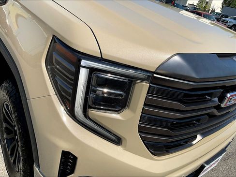 Used 2022 GMC Sierra 1500 AT4X AWD/4WD image 34
