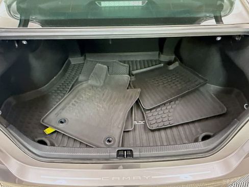 Used 2021 Toyota Camry XLE w/ Cold Weather Package image 25