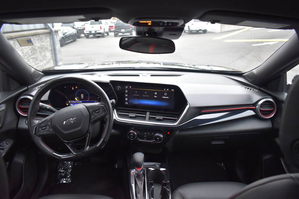 Used 2024 Chevrolet Trax RS w/ Driver Confidence Package FWD image 26