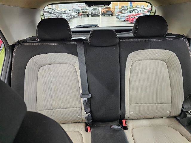 Used 2021 Hyundai Venue SEL FWD image 31