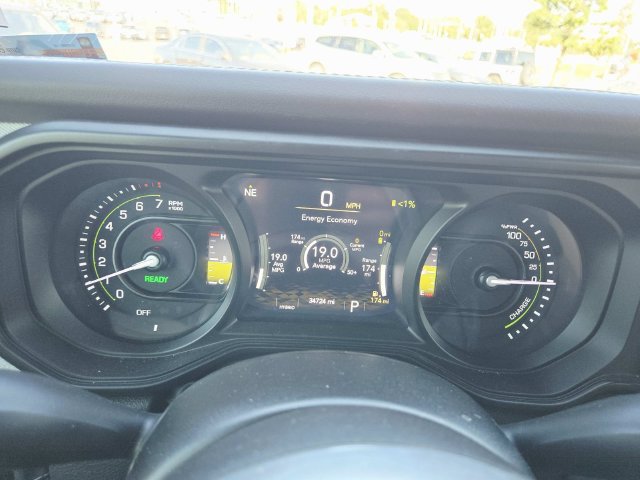 Used 2024 Jeep Wrangler Unlimited Sahara AWD/4WD image 12