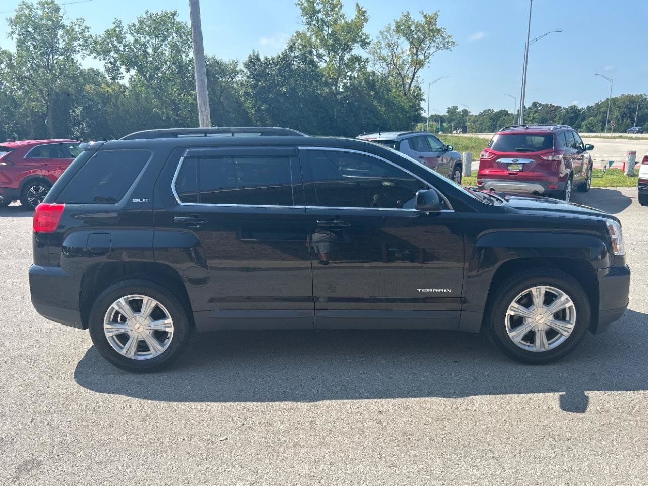 Used 2017 GMC Terrain SLE w/ Convenience Package AWD/4WD image 4