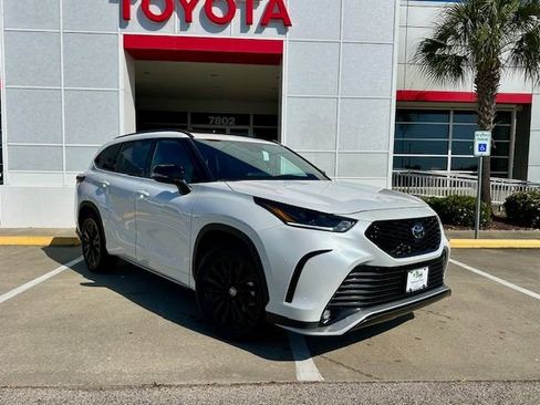 New 2026 Toyota Highlander XSE image 1