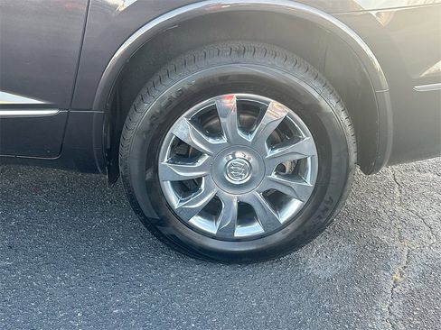 Used 2017 Buick Enclave Premium image 24