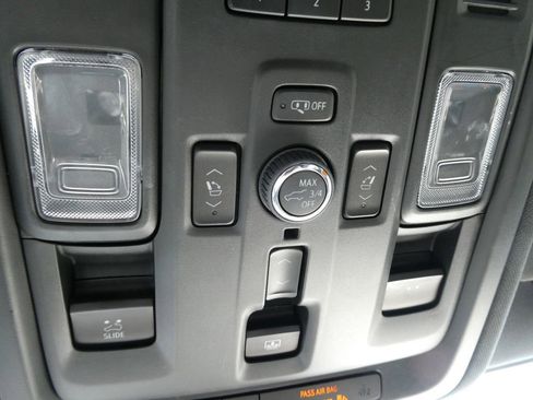 Used 2024 Chevrolet Tahoe High Country w/ Advanced Technology Package image 31