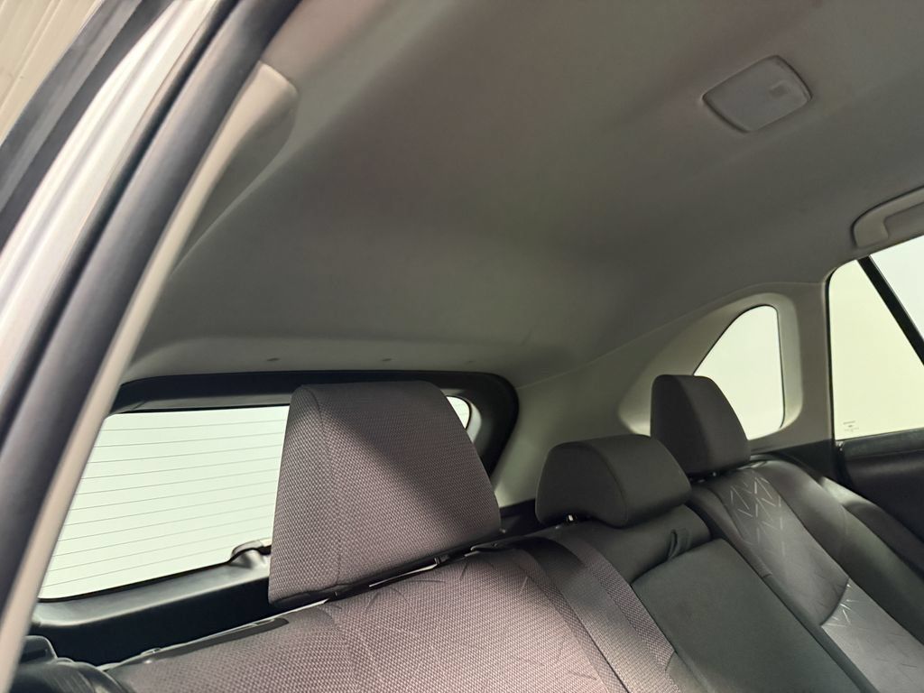 Used 2025 Toyota RAV4 XLE AWD/4WD image 67